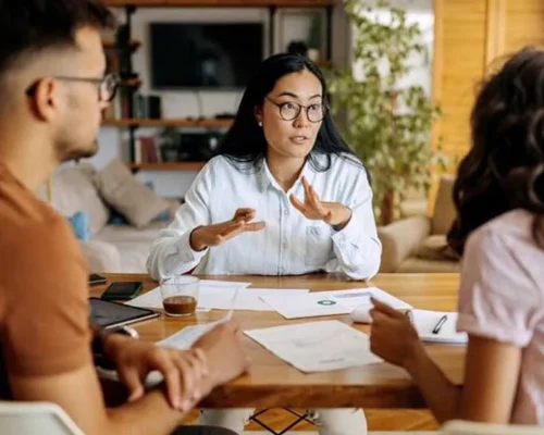 Mortgage Refinancing: Is Switching Lenders Worth It Right Now?